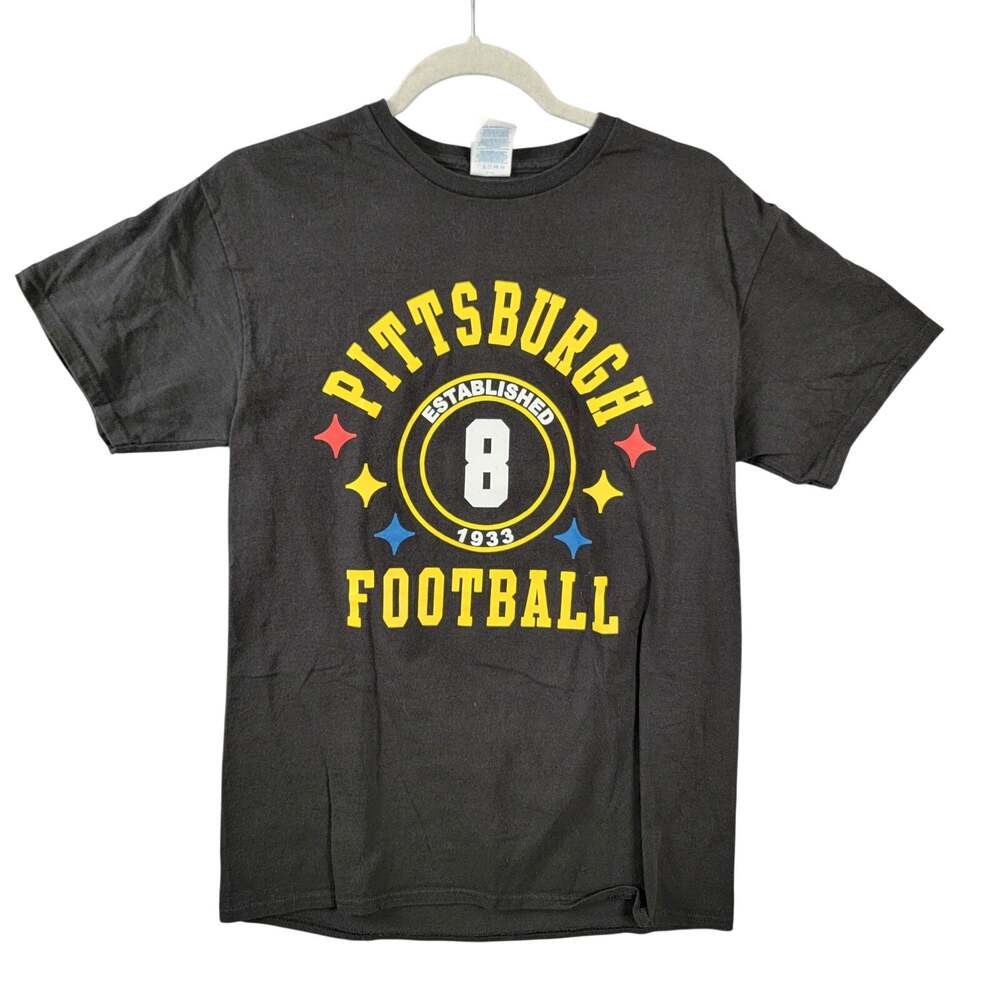 Pittsburgh Steelers Football Kenny Pickett #8 Graphic Tee Medium Black Gold
